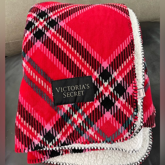 PINK Victoria's Secret Other - Victoria Secret Blanket